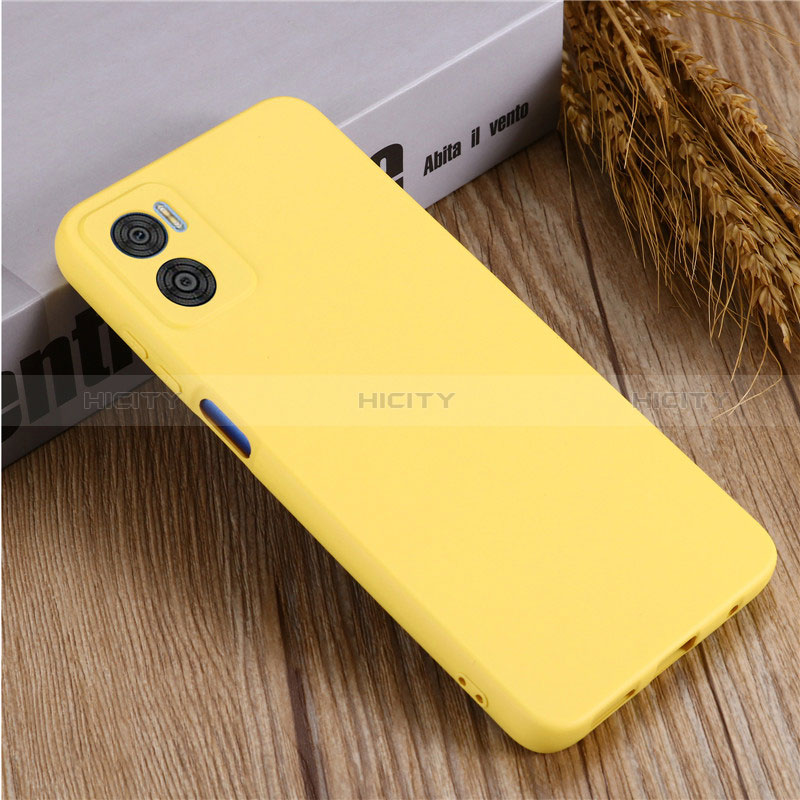 Custodia Silicone Ultra Sottile Morbida 360 Gradi Cover per Motorola Moto E22 Giallo